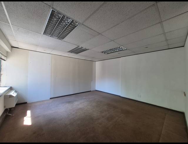 974M² OFFICE TO LET IN SANDTON CENTRAL
